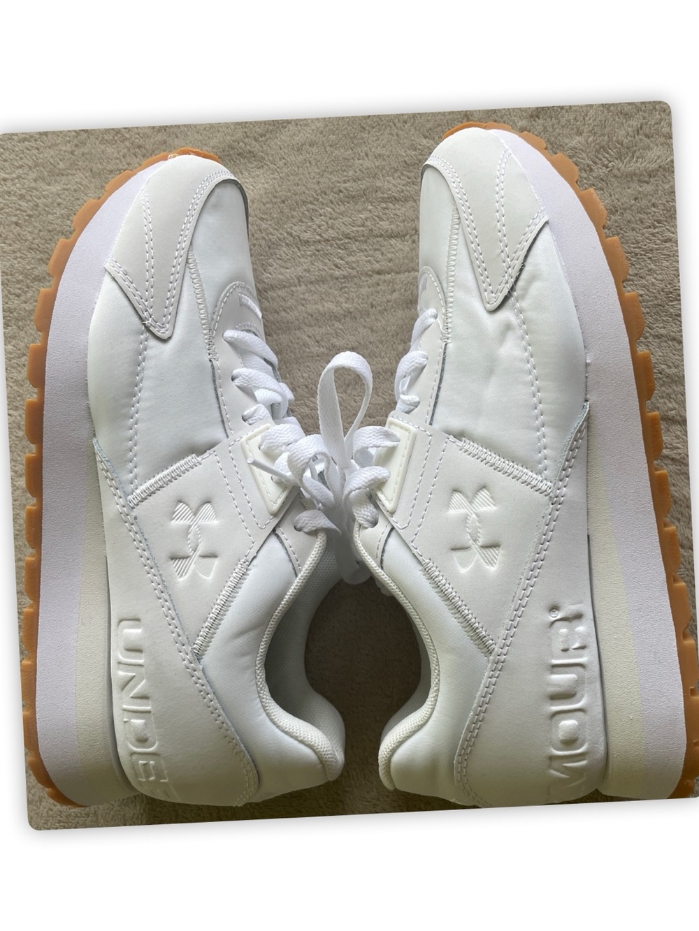 Under Armour Essential Runner White Sneakers Women’s 8 NWOT